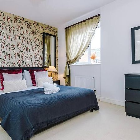 Stylish Townhouse Chester City Centre With Parking Екстер'єр фото