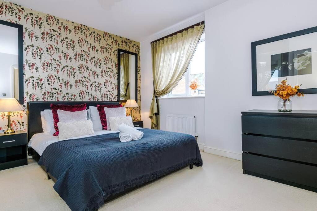 Stylish Townhouse Chester City Centre With Parking Екстер'єр фото