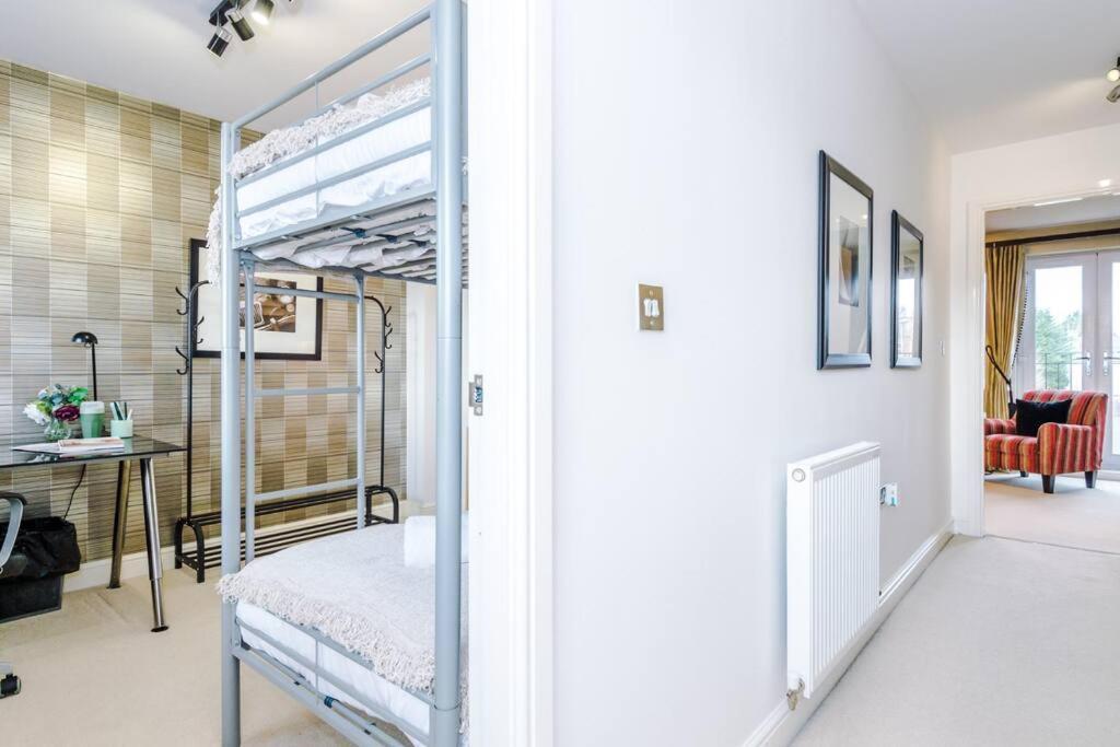 Stylish Townhouse Chester City Centre With Parking Екстер'єр фото